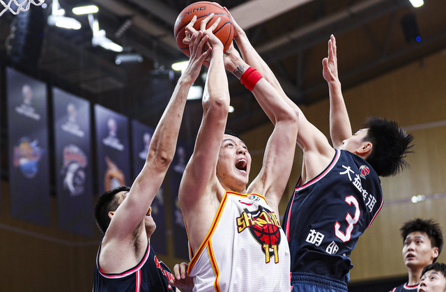 db官网官方注册-里程碑夜！广东宏远完成体检；荷甲赛后刷纪录；压力陡增；球探报告显示潜力