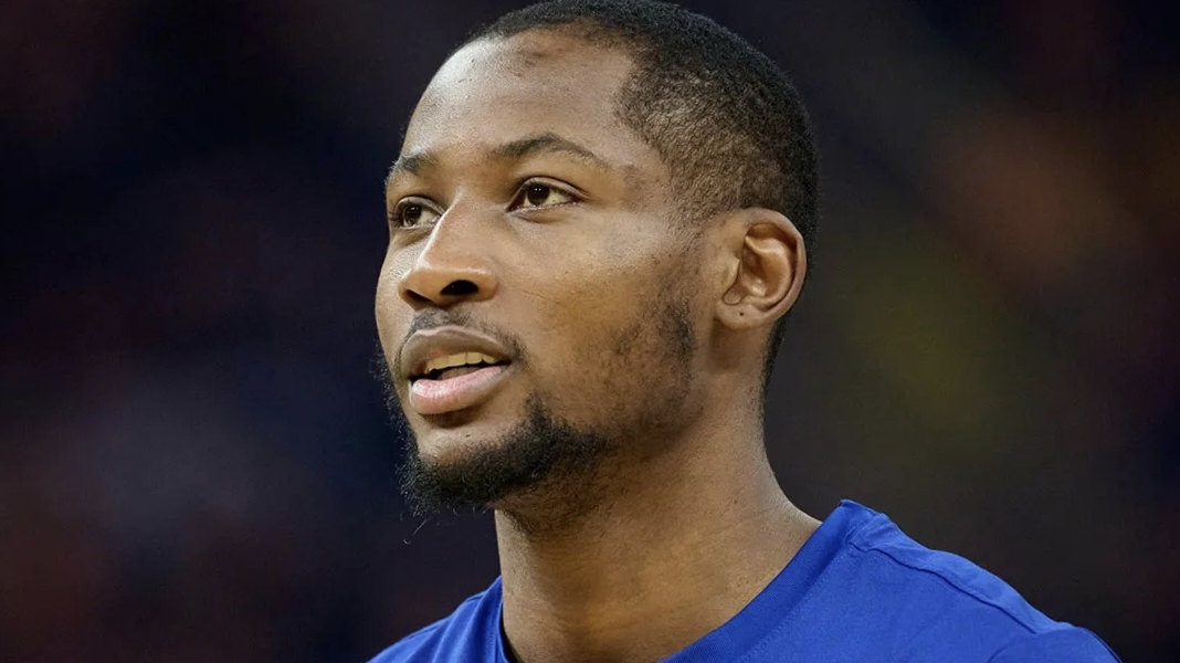 db游戏平台官网-金州勇士训练开放日，清晨队长鼓劲引欢呼，NBA季后赛在即，团队化学反应显著