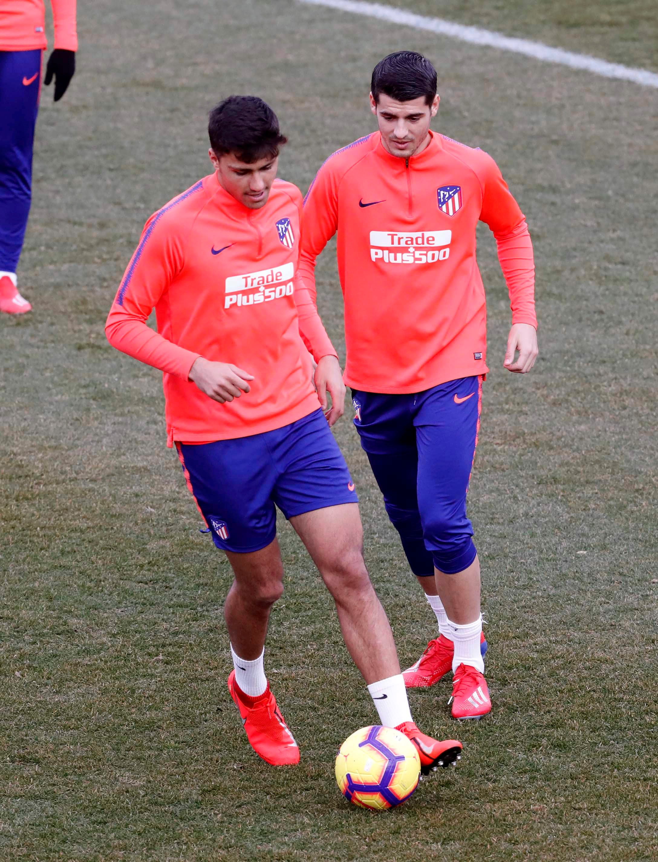 db游戏平台官网-马德里竞技发布备战花絮,赛后手感冰凉,NBA季后赛任务艰巨,轮换策略成焦点