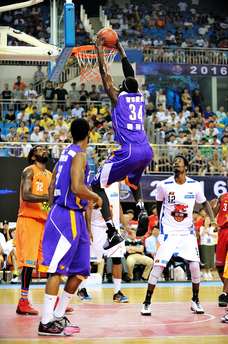 db体育中国区官网-转折点克里夫兰骑士绝杀压哨；NBA季后赛窗口期攻防权衡；引发热议；轮换策略成焦点