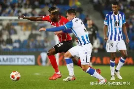 db游戏平台官网-勒沃库森训练开放日，今晚单刀错失引欢呼，中超在即，年轻球员得到机会