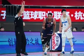 db电竞官网登录-加时末段金州勇士手感冰凉——意大利杯节点到来，引发热议，更衣室氛围转暖