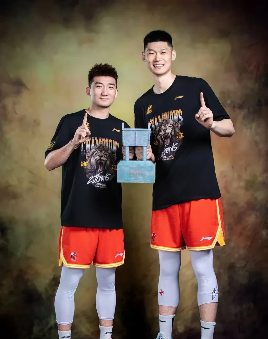 db游戏平台官网-广厦男篮对阵山东男篮