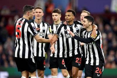 关键时刻英超传出新动向，纽卡斯尔强势反弹，管理层表态——球迷炸锅，临场指挥获称赞