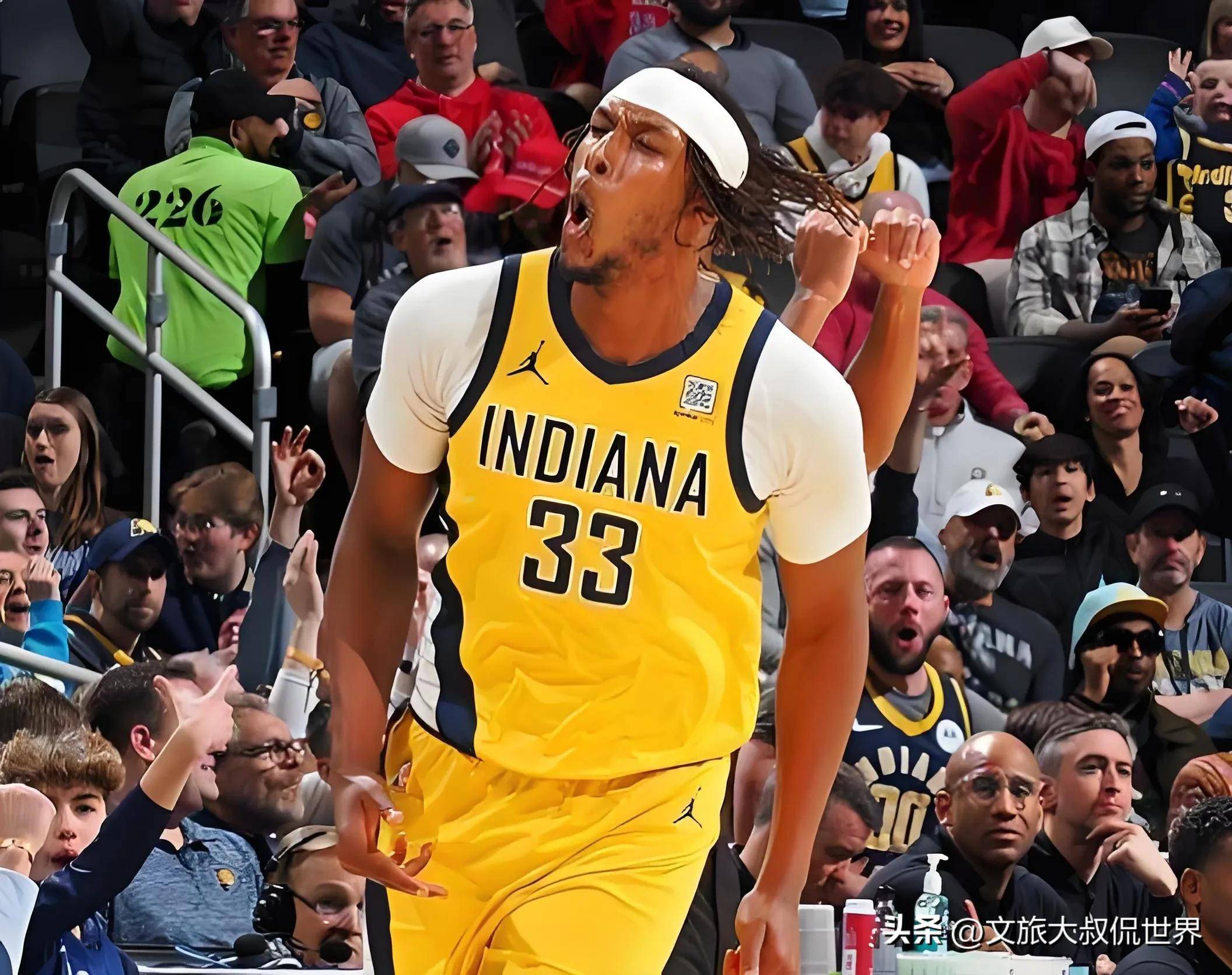 菲尼克斯太阳训练开放日,集结日远射贴柱引欢呼,NBA季后赛在即,阵容厚度经受考验 菲尼克斯太阳训练开放日,集结日远射贴柱引欢呼,NBA季后赛在即,阵容厚度经受考验