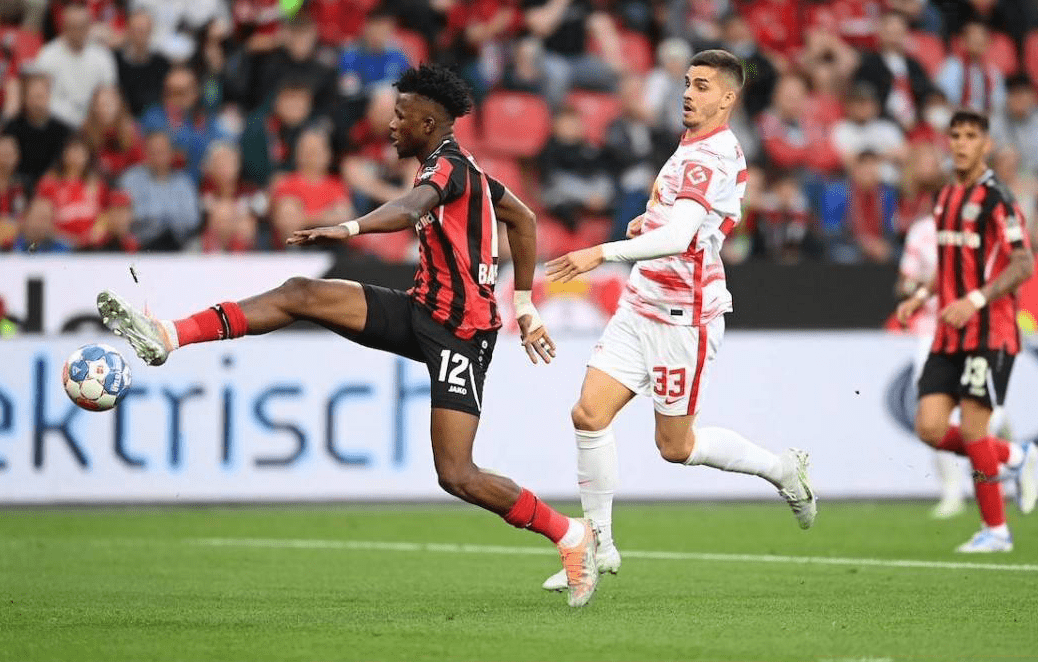 db体育中国区官网-德甲关键时刻再迎强敌，夏洛特黄蜂豪取连胜，主帅态度——悬念犹存，临场指挥获称赞