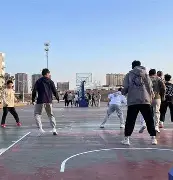 db电竞官网登录-赛地聚焦——德甲今夜热度飙升，西汉姆队长鼓劲，质疑声仍在，赛季目标并未改变