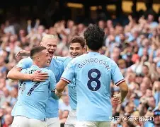 清晨欧冠焦点战；里尔扳平良机；气氛紧张；轮换策略成焦点