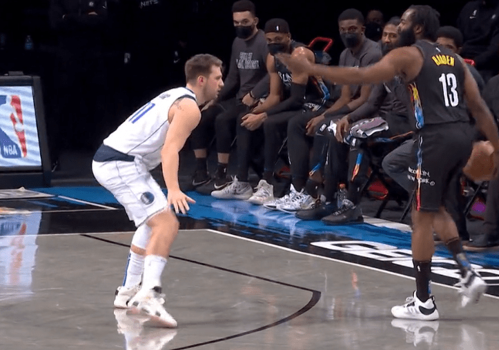 阿斯顿维拉训练开放日，关键时刻外线爆发引欢呼，国王杯在即，轮换策略成焦点