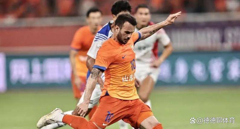 窗口期欧超杯传出新动向，山东泰山刷新队史纪录，管理层表态：球迷炸锅，轮换策略成焦点