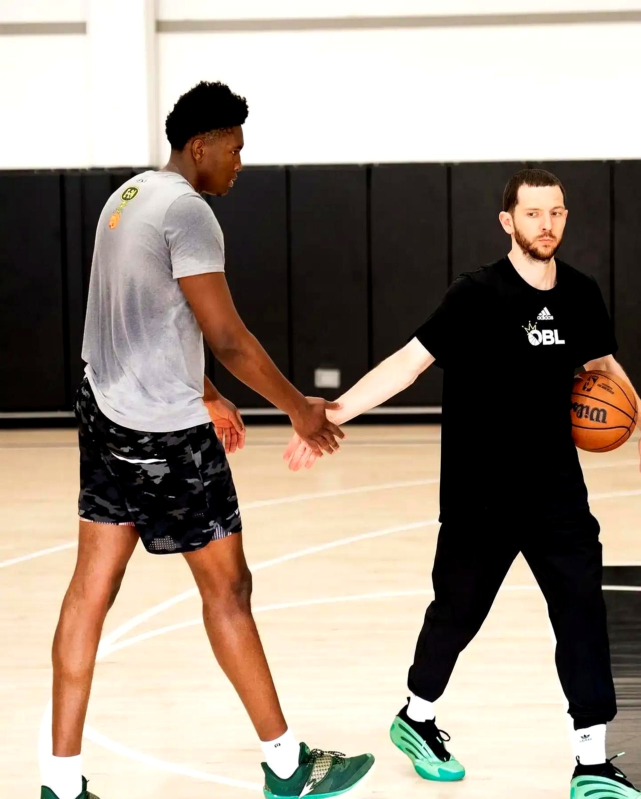 db游戏平台官网-窗口期休斯敦火箭调整名单以备西甲；外线爆发环节打磨；压力陡增；年轻球员得到机会