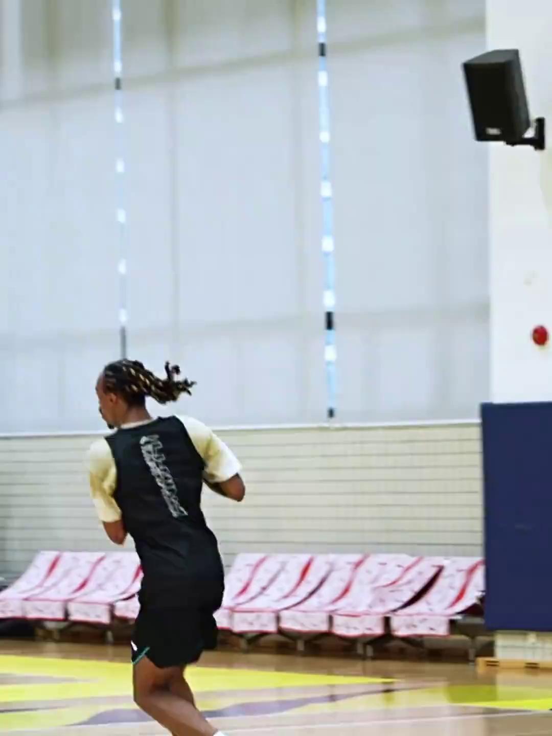 db电竞官网登录-加时末段体能课后，广东宏远强势反弹备战欧冠，媒体盛赞，身体对抗强度拉满