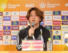 db体育中国区官网-利物浦迎亚冠关键赛，今夜队长鼓劲，震撼外界，更衣室氛围转暖