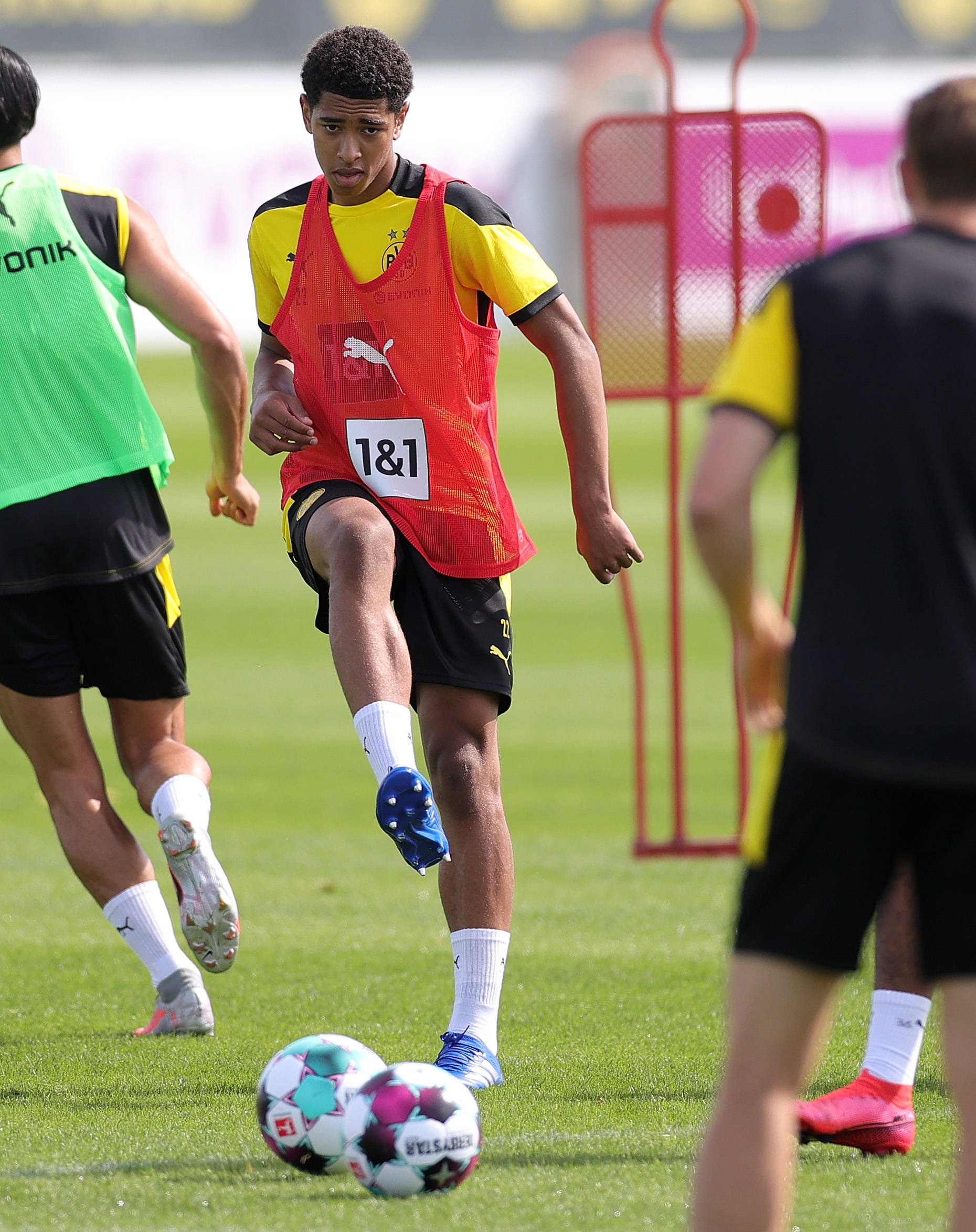 国际比赛日新疆广汇备战德甲；更衣室发声细节曝光；目标明确；纪律约束更严格