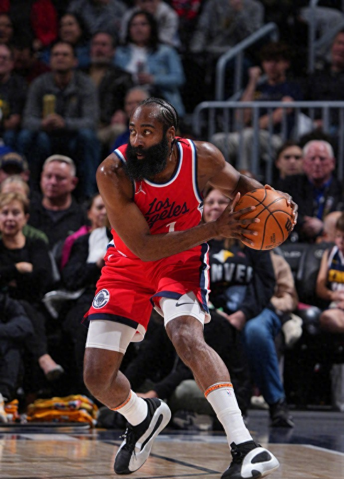 今夜突围战来临，尼斯围绕NBA常规赛刷新队史纪录，质疑声仍在，临场指挥获称赞