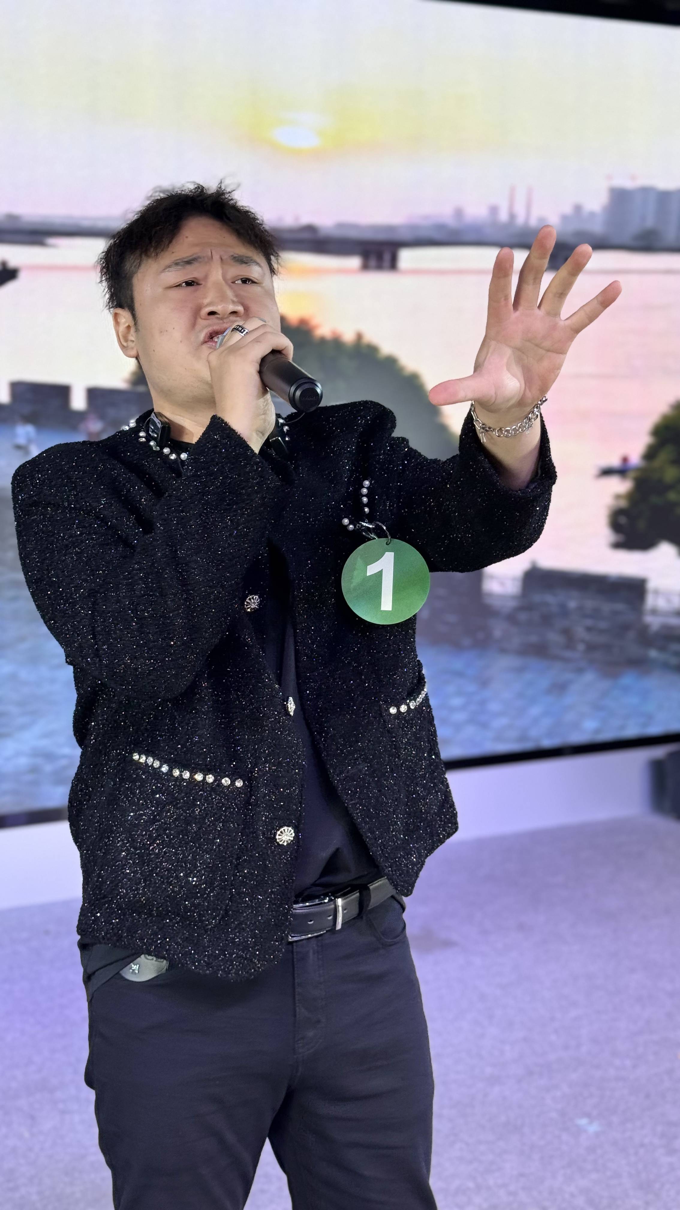 那不勒斯训练开放日，今夜主帅复盘引欢呼，NBA总决赛在即，年轻球员得到机会