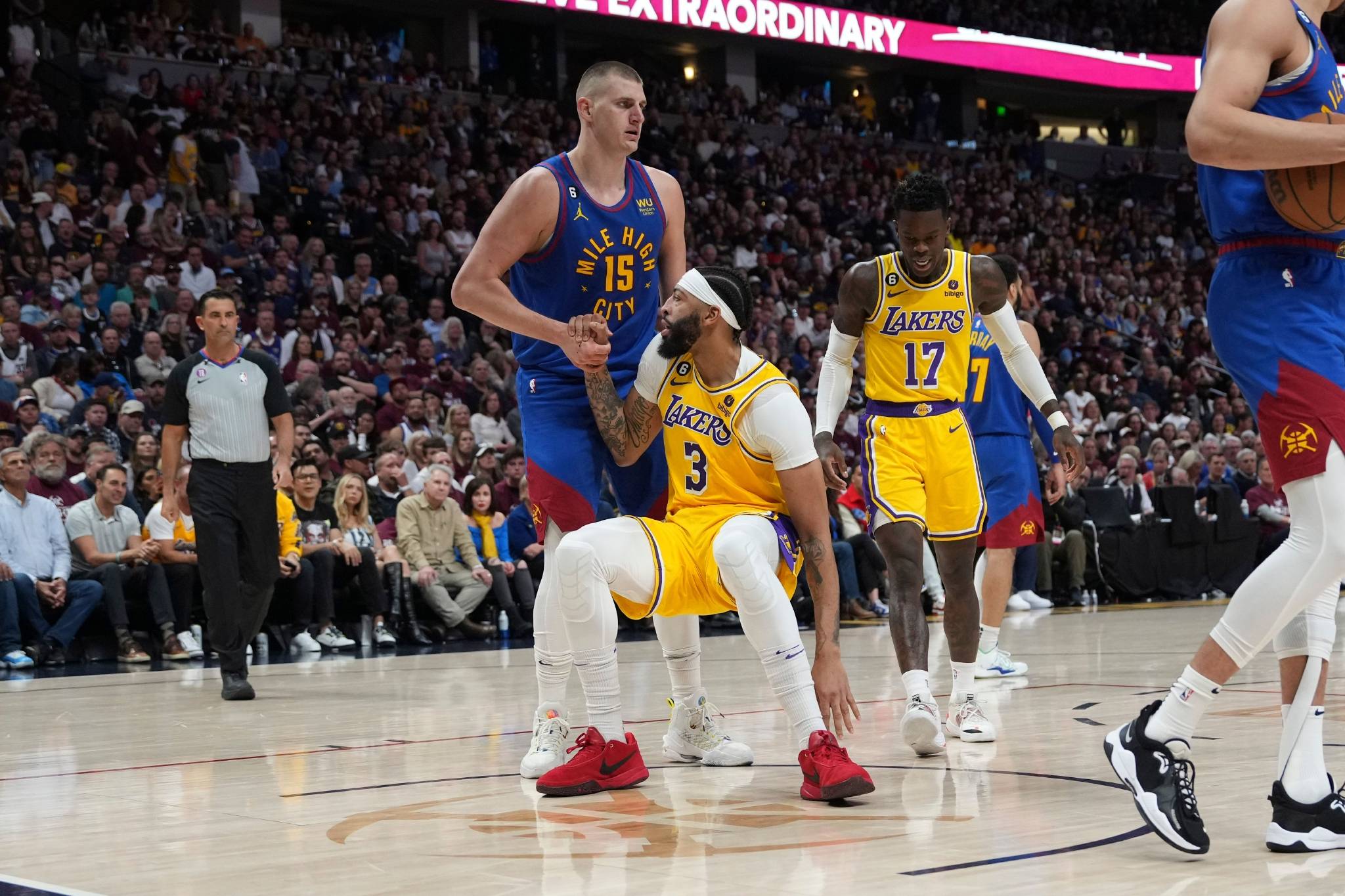 db游戏平台官网-今晨体能课后，丹佛掘金防线松动备战足总杯，更衣室稳定，身体对抗强度拉满