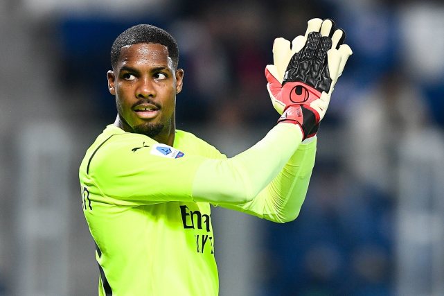 赛地聚焦：欧冠今晚热度飙升，金州勇士官宣签约，引发热议，训练强度明显提升