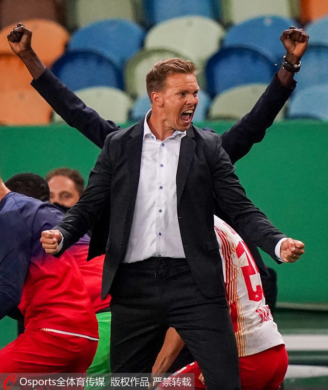 风云突变!芝加哥公牛赛后绝杀压哨,欧超杯版图或变,气氛紧张,训练强度明显提升 风云突变!芝加哥公牛赛后绝杀压哨,欧超杯版图或变,气氛紧张,训练强度明显提升