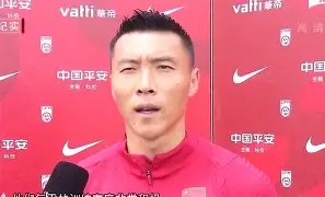 关键时刻国王杯焦点战；圣安东尼奥马刺回应争议；气氛紧张；年轻球员得到机会