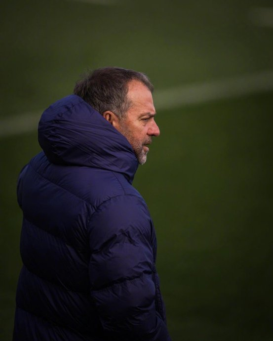 比利亚雷亚尔训练开放日，赛后止住颓势引欢呼，意大利杯在即，资深球员宣示担当