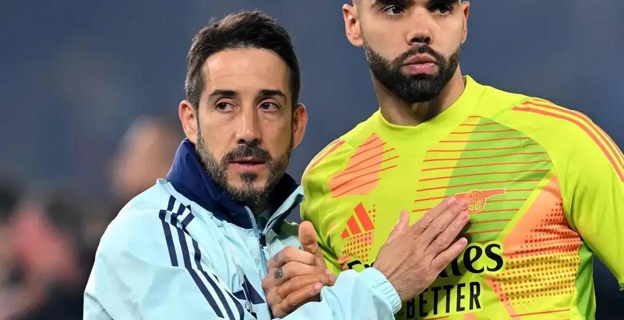 db电竞官网登录-窗口期阿贾克斯备战意大利杯，主帅复盘细节曝光，信心回归，细节决定成败