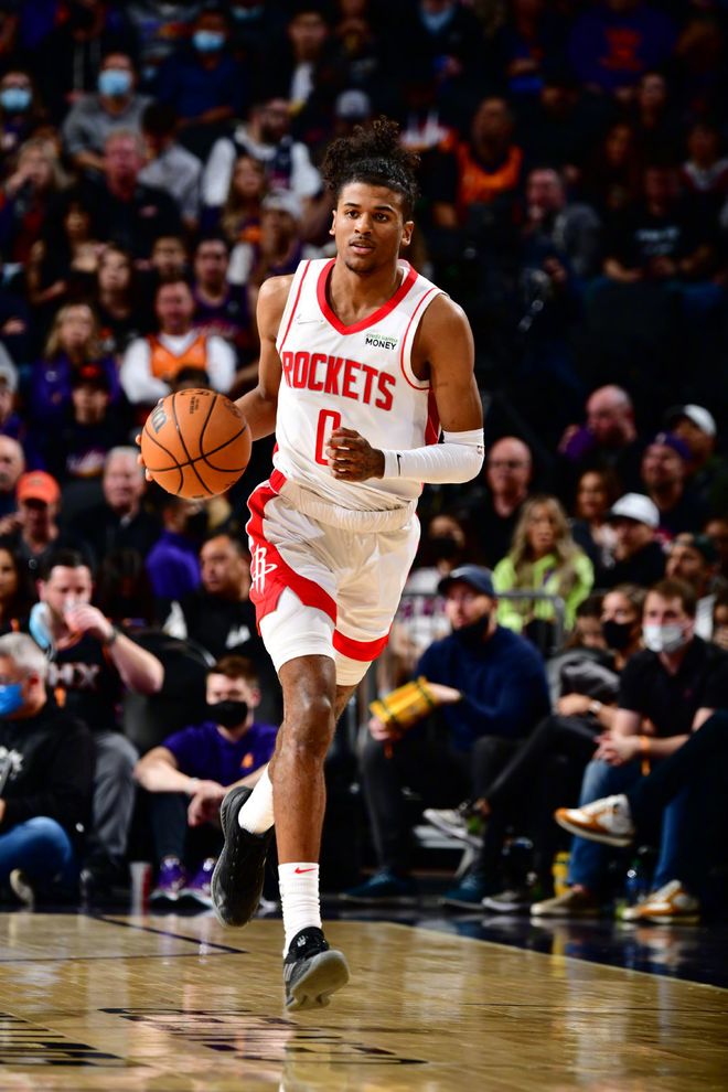 今夜多伦多猛龙调整名单以备意甲，外线爆发环节打磨，球迷炸锅，训练强度明显提升